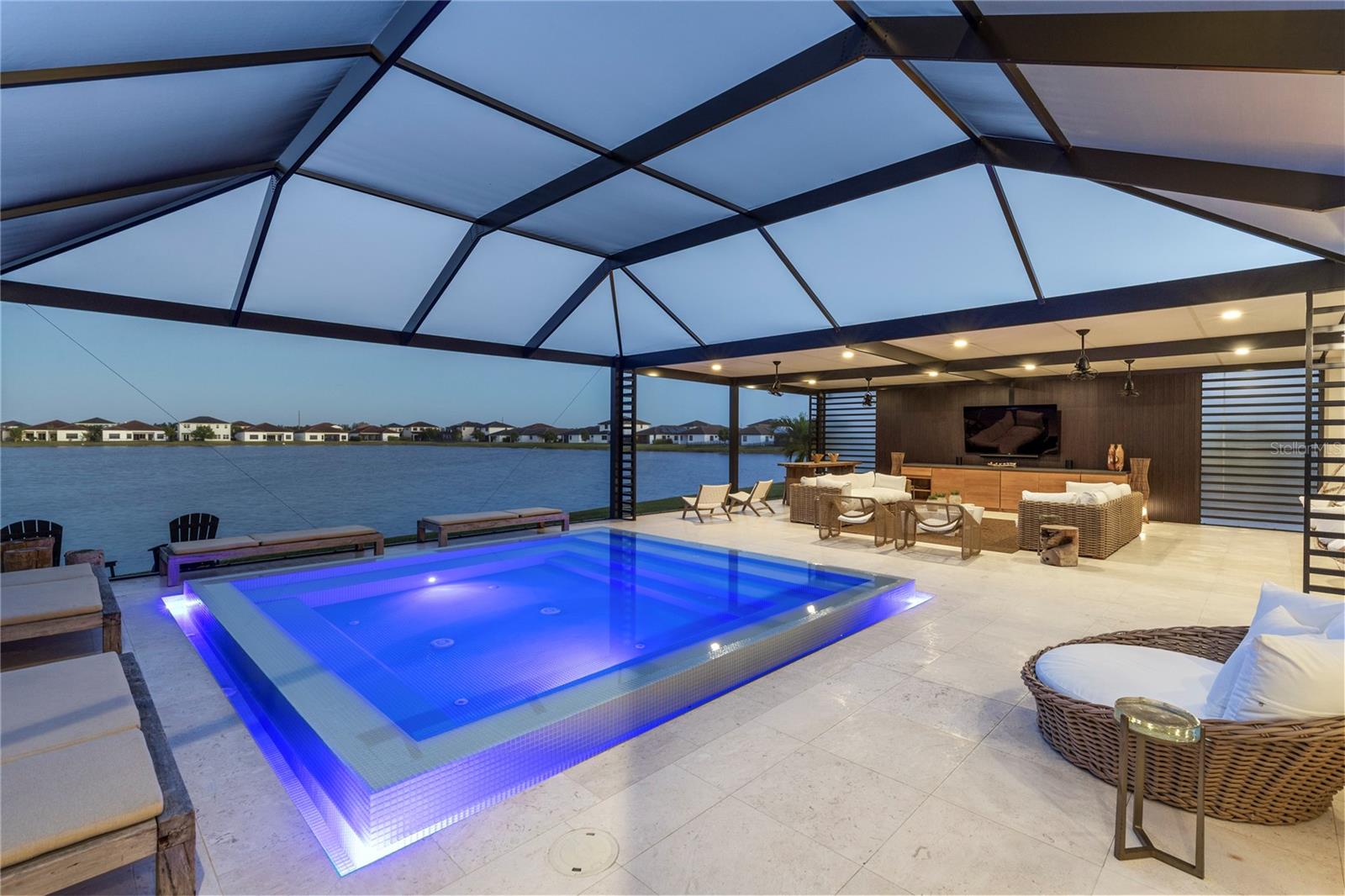 MAPLE RDG/AVE MARIA PH 6C - Residential