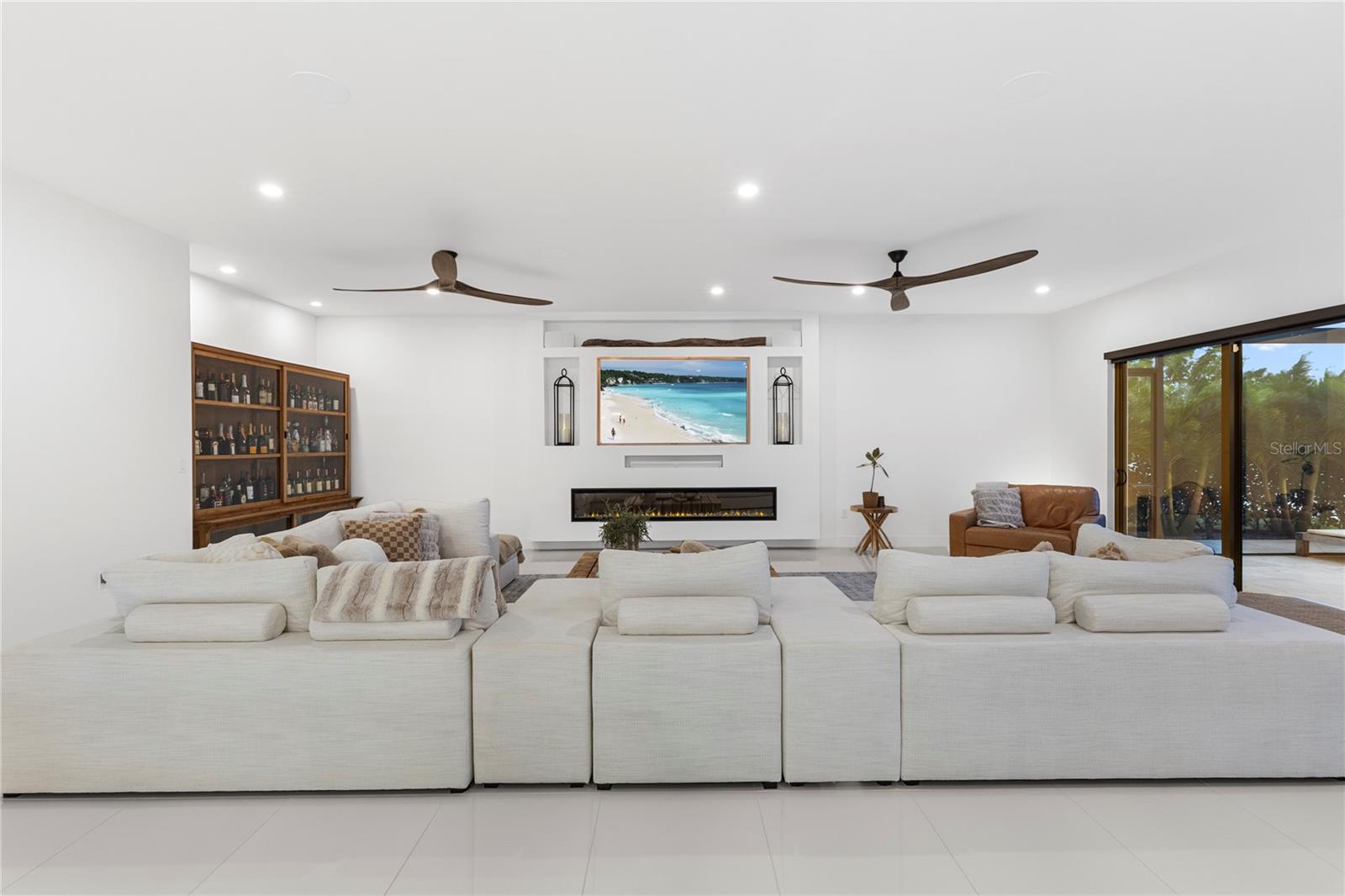 MAPLE RDG/AVE MARIA PH 6C - Residential