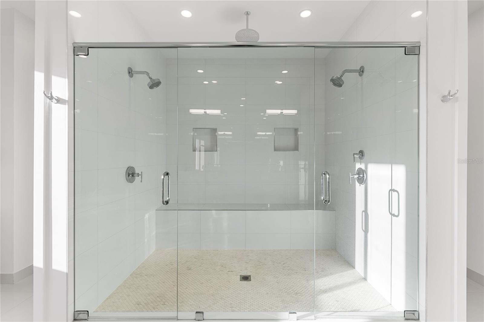 MAPLE RDG/AVE MARIA PH 6C - Residential