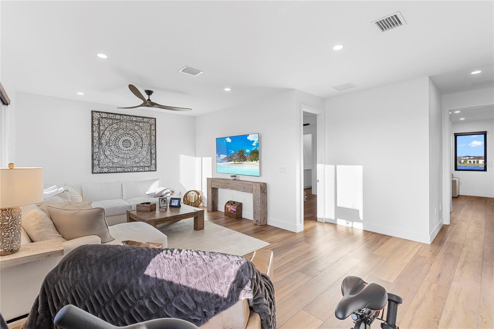 MAPLE RDG/AVE MARIA PH 6C - Residential