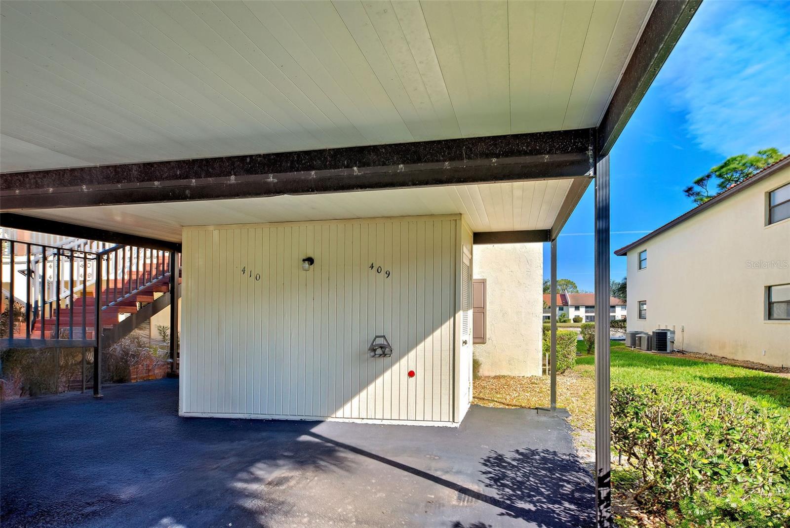 409 PINE HOLLOW CIRCLE 409