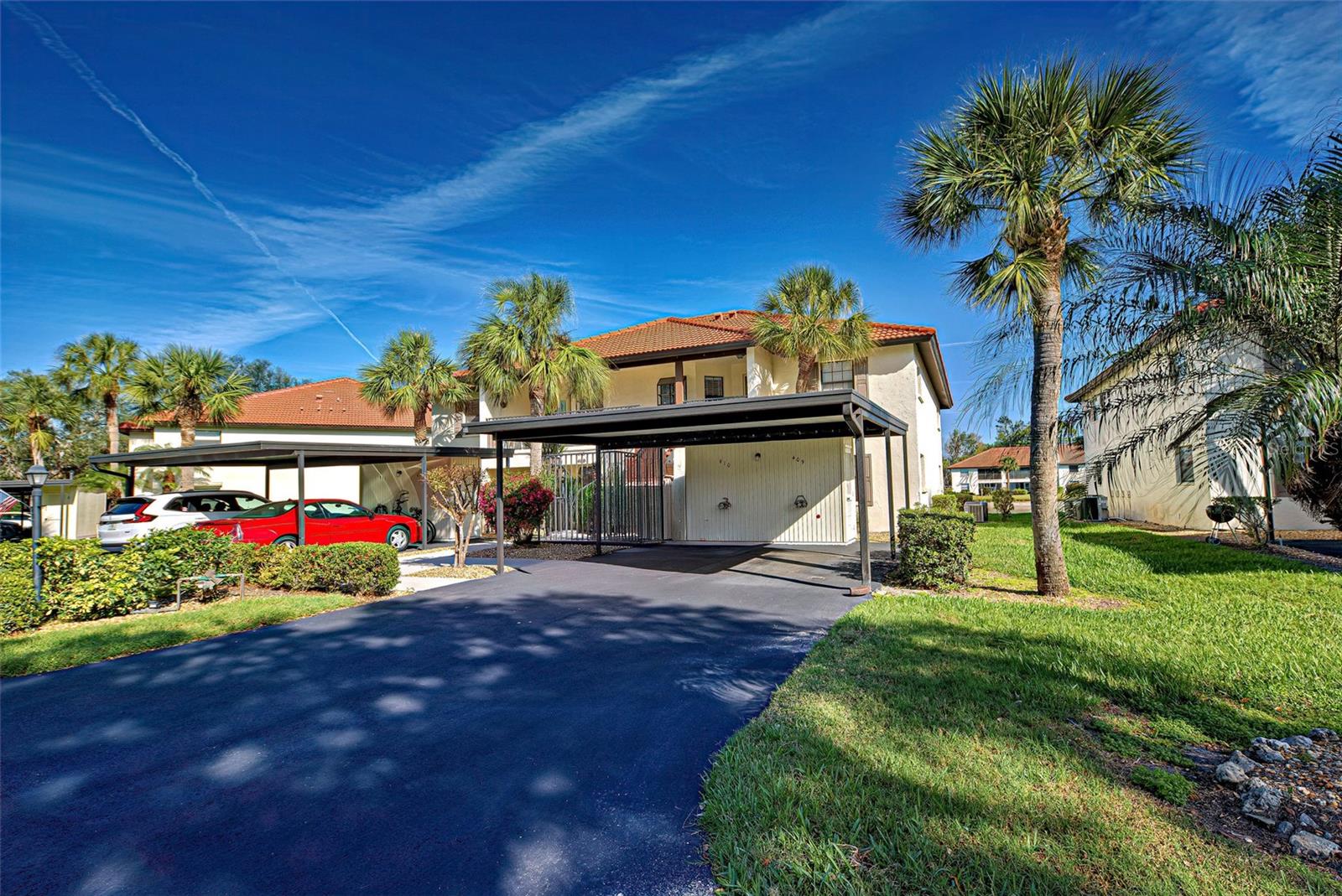 409 PINE HOLLOW CIRCLE 409