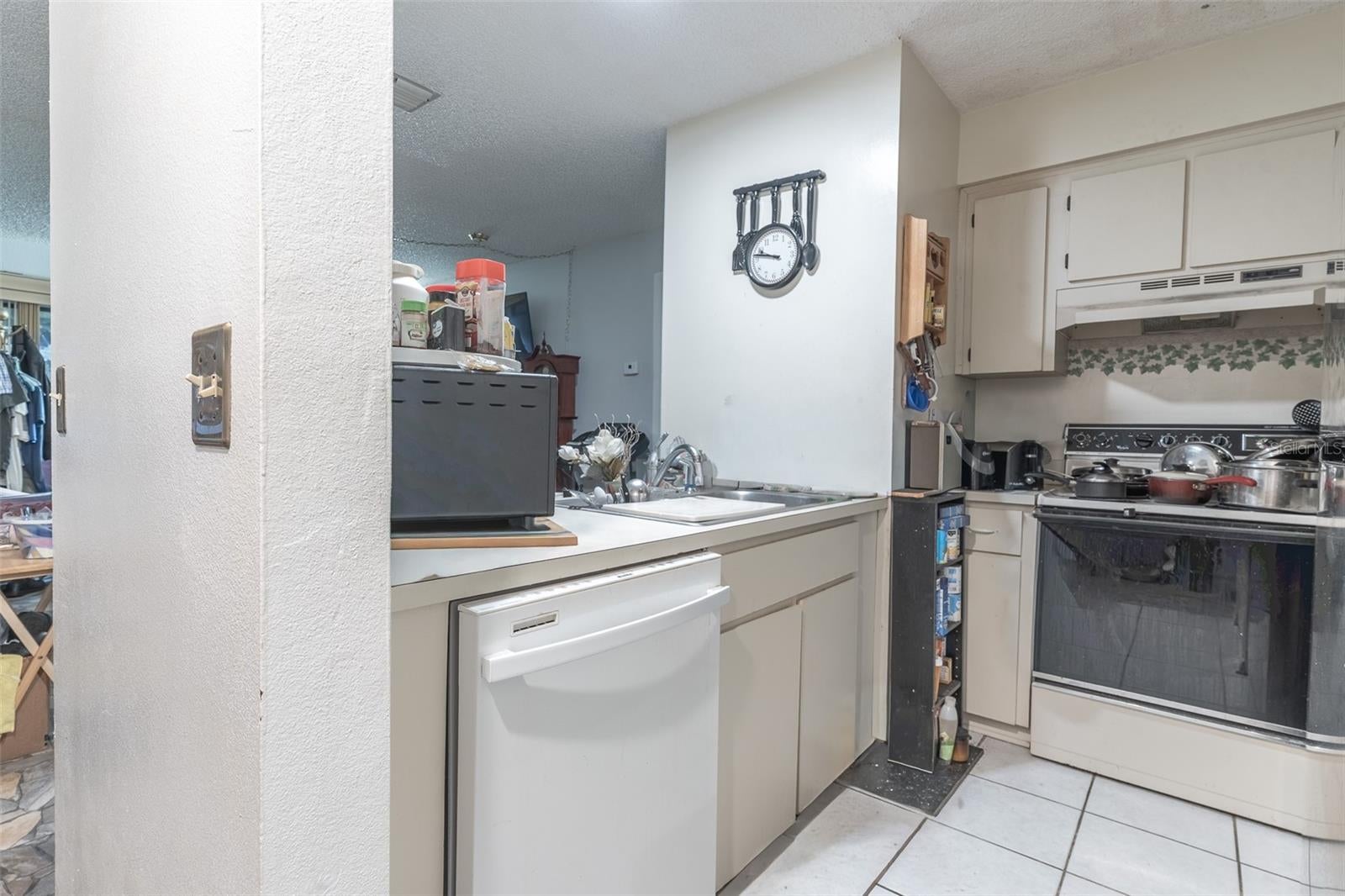 6085 TOPHER TRAIL 6085