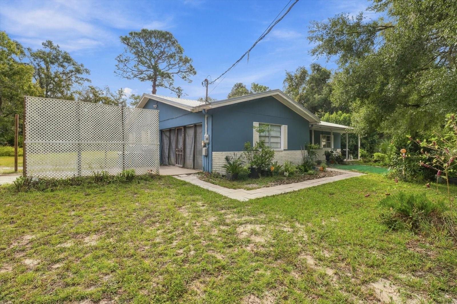 937 N MCGOWAN AVENUE