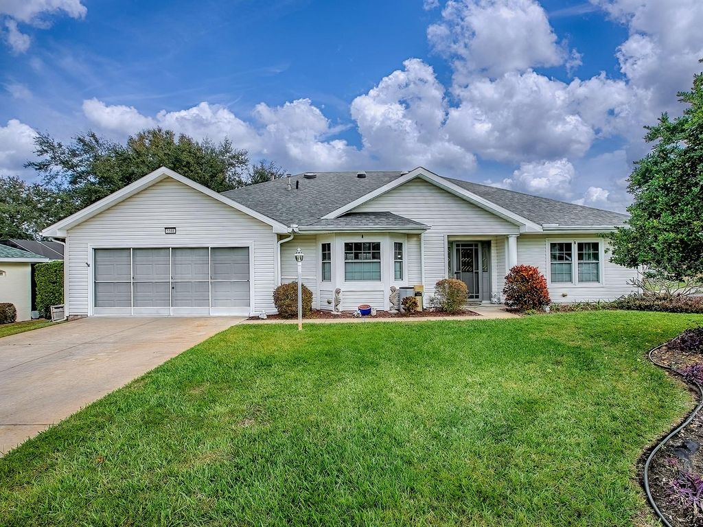 Photo of 5588 Gulf Stream St, Tavares, FL 32778 (MLS # G5106811)