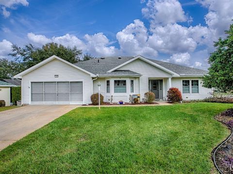 Photo of 5588 Gulf Stream St, Tavares, FL 32778 (MLS # G5106811)