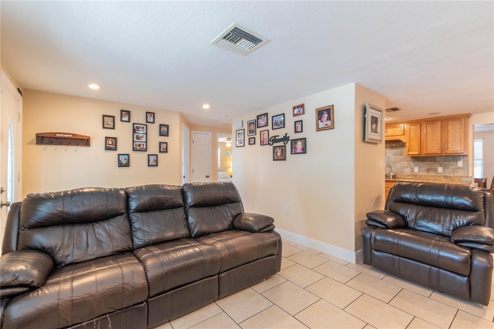 REGENCY PARK - Residential