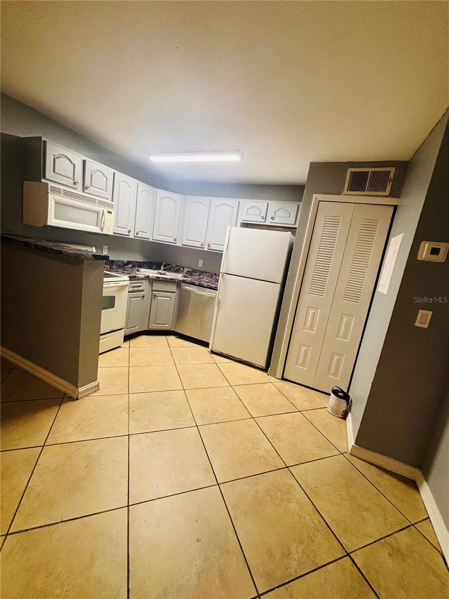 WALDEN PALMS CONDO - Residential Lease