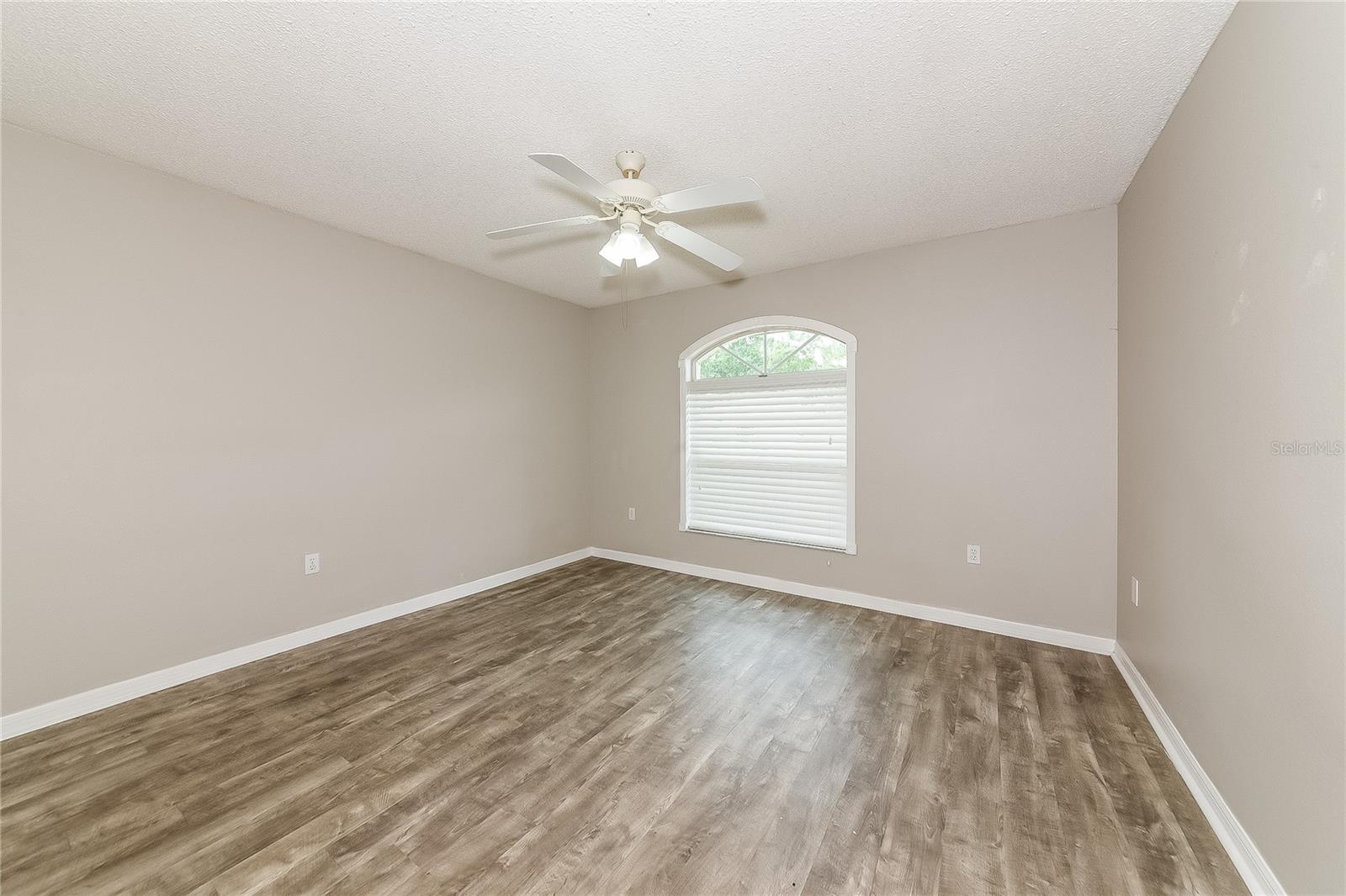 FOREST PINES - Residential Lease