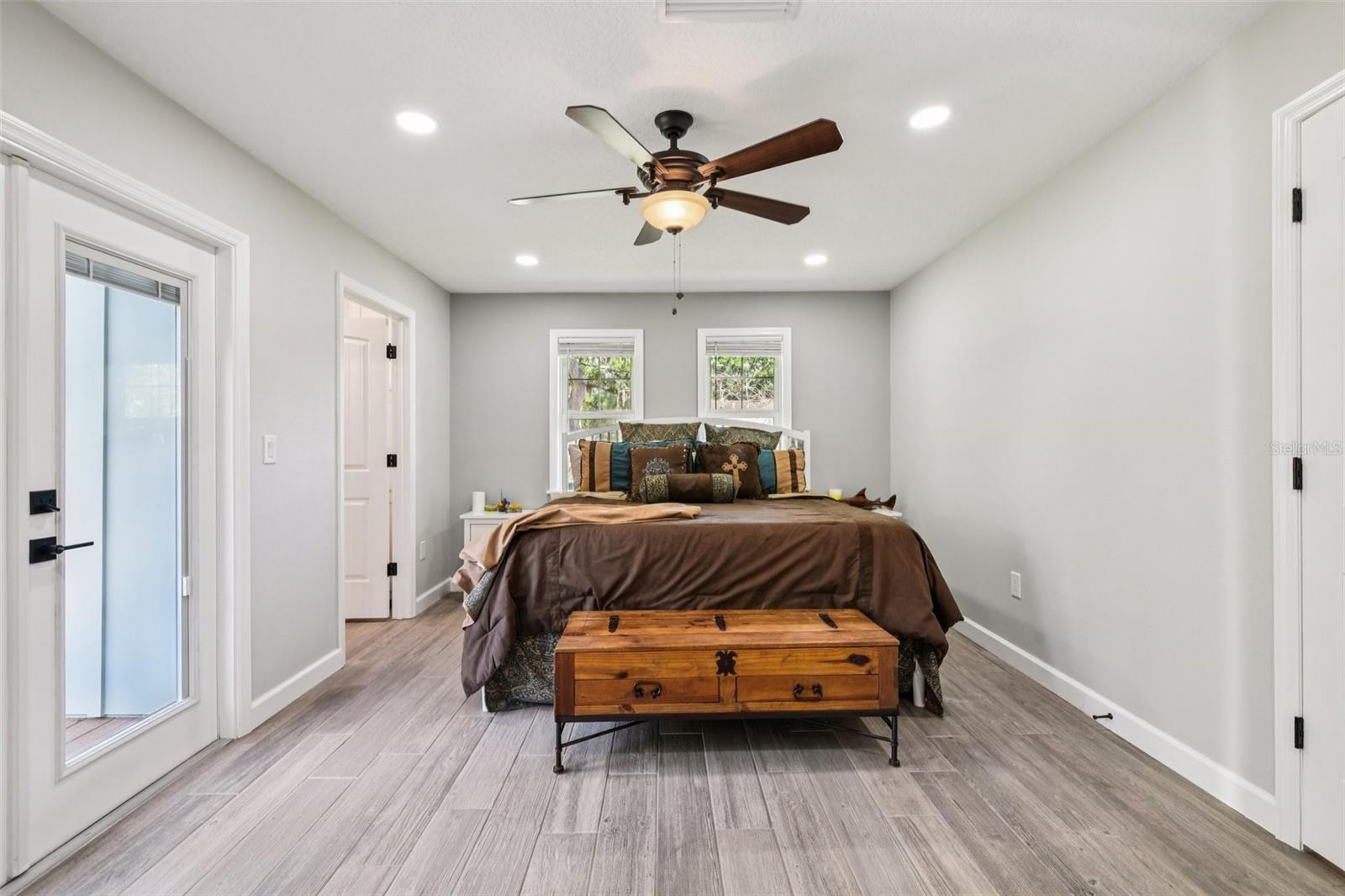 HOLIDAY WOODS - Residential