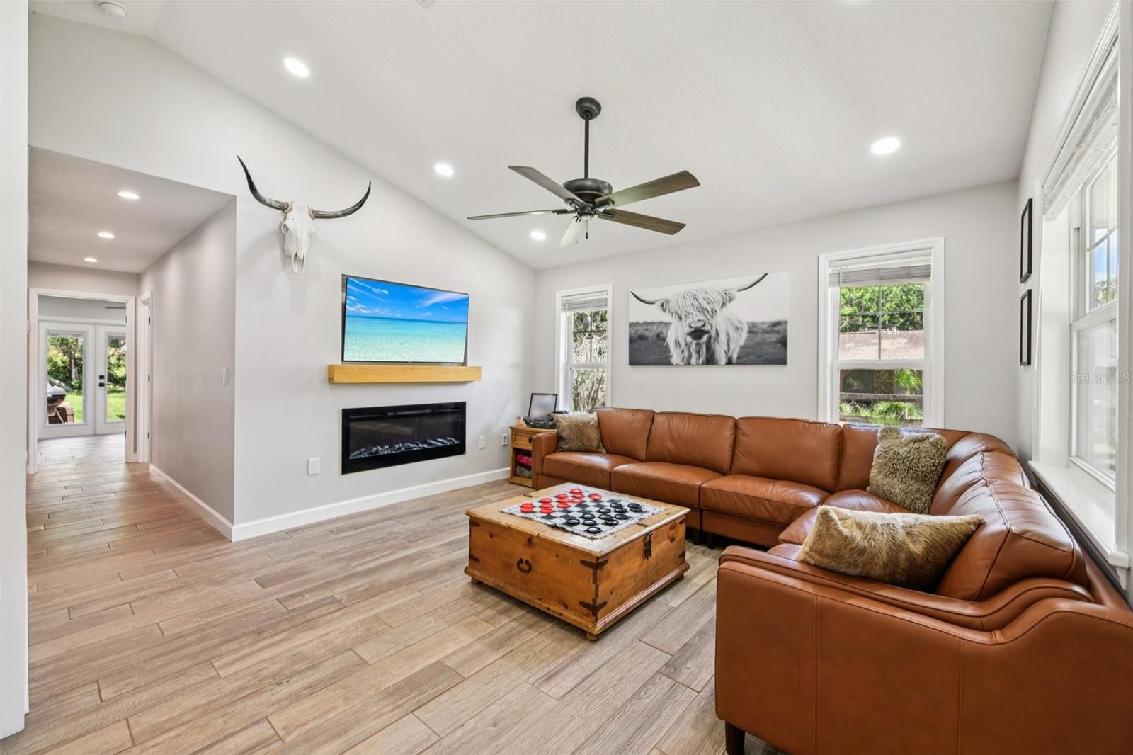 HOLIDAY WOODS - Residential