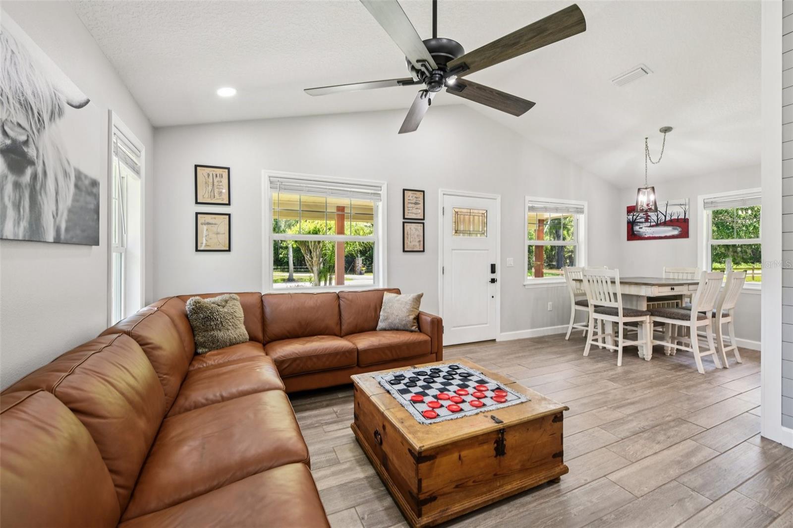 HOLIDAY WOODS - Residential