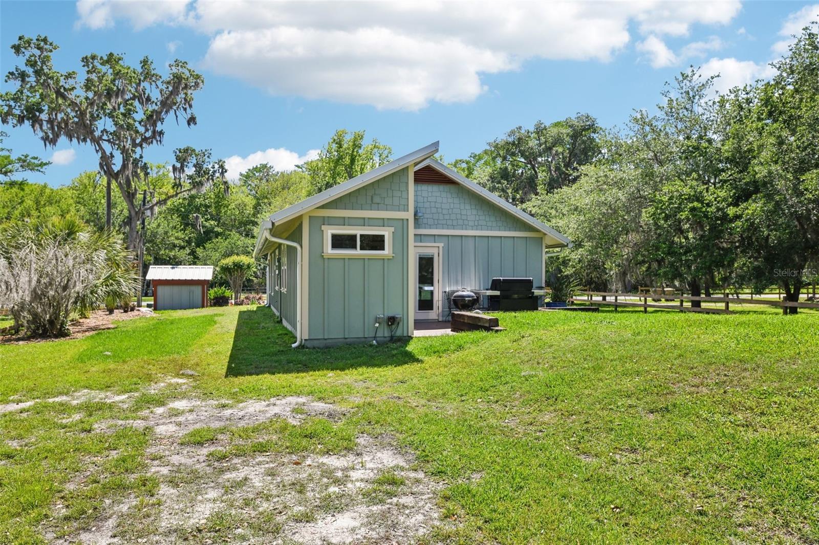 HOLIDAY WOODS - Residential