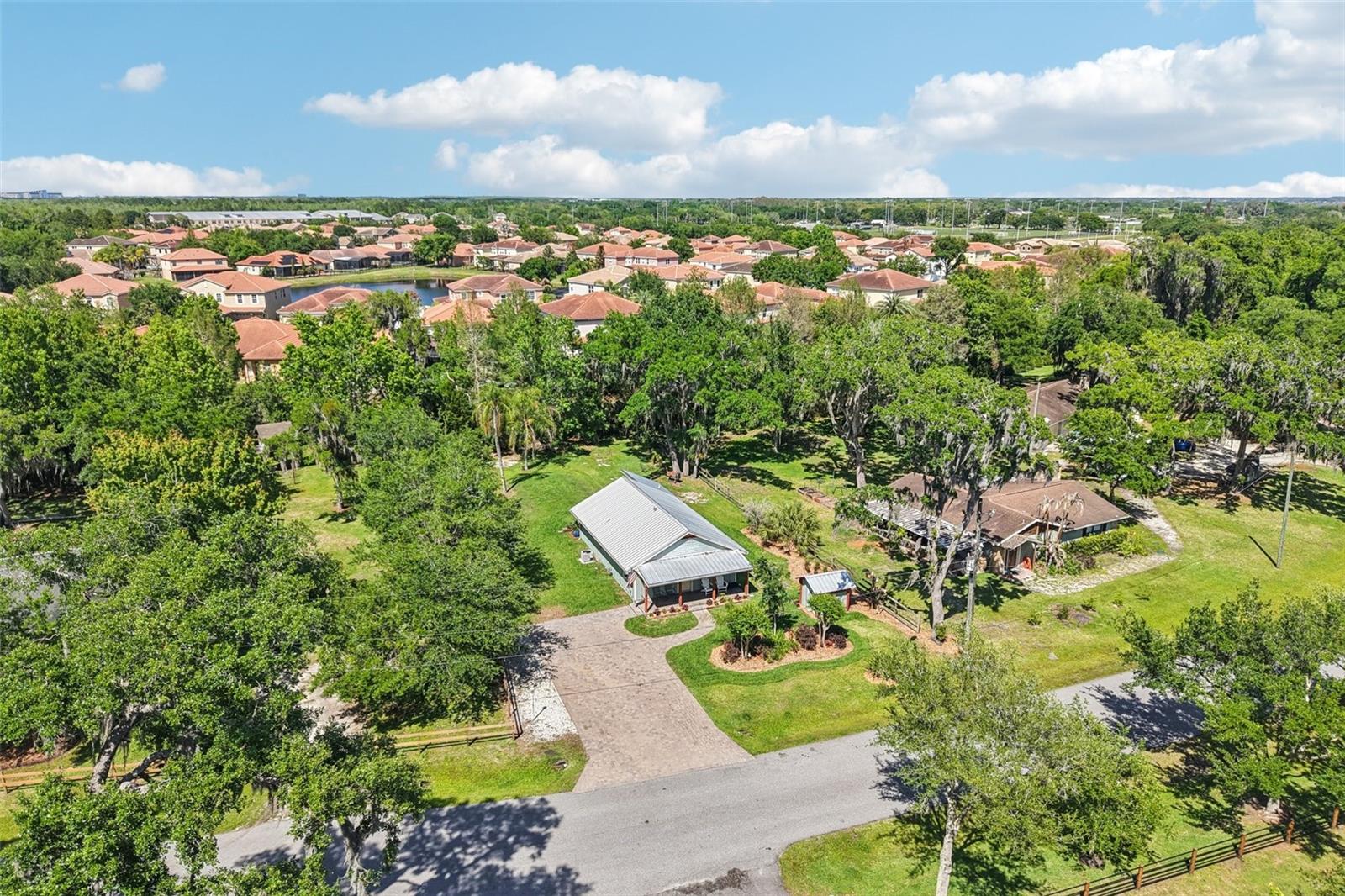 HOLIDAY WOODS - Residential