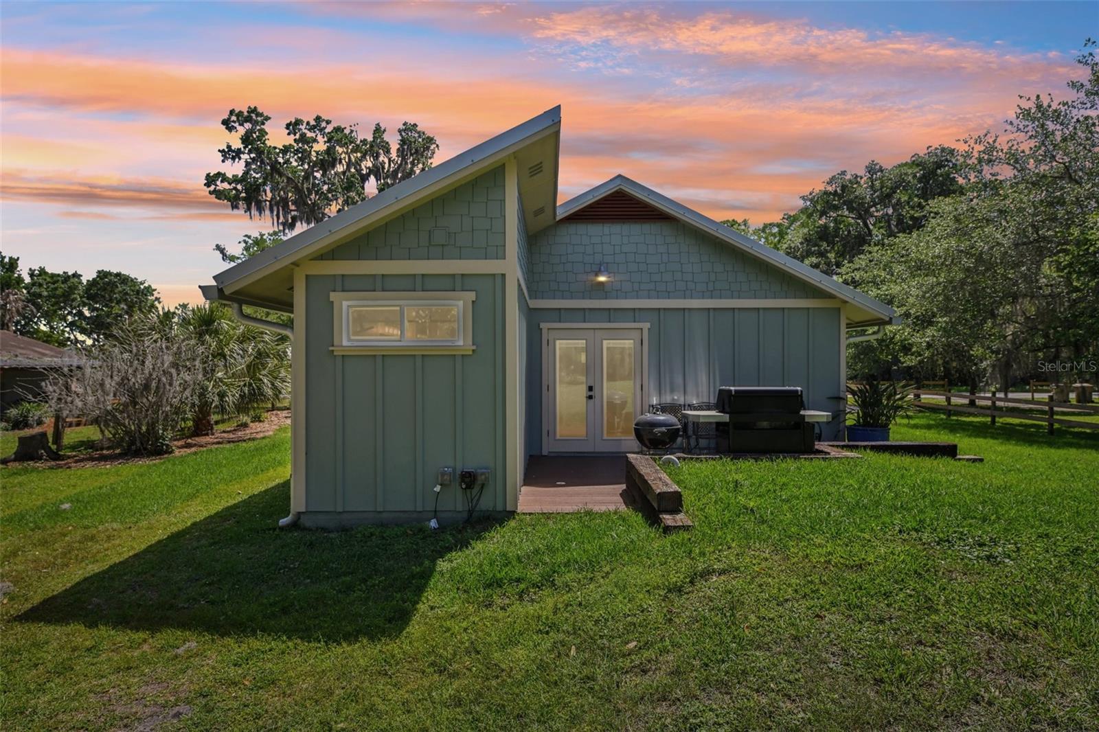 2695 HOLIDAY WOODS DRIVE