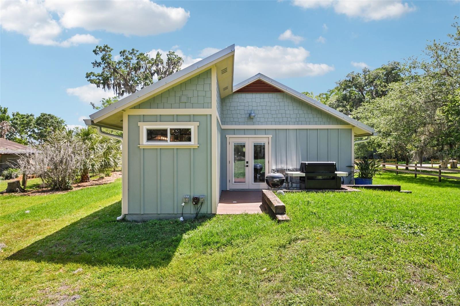 HOLIDAY WOODS - Residential