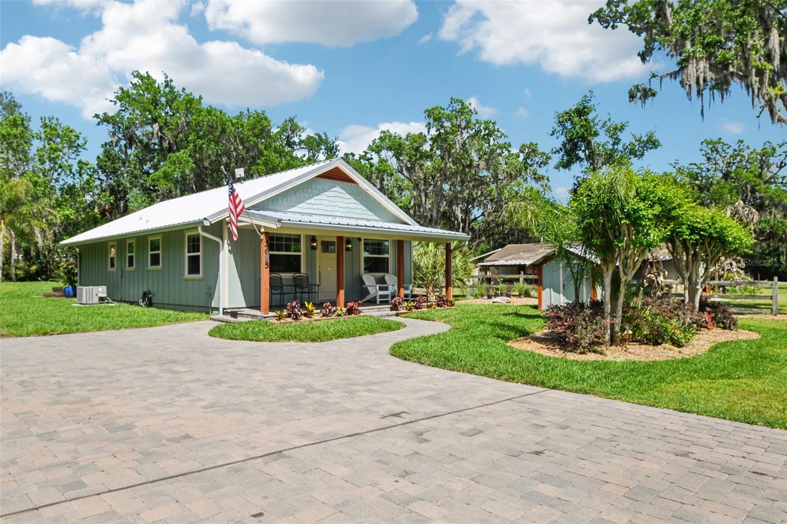 HOLIDAY WOODS - Residential