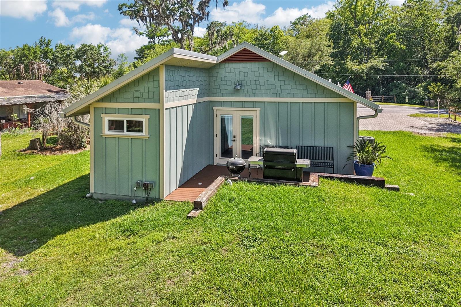 2695 HOLIDAY WOODS DRIVE