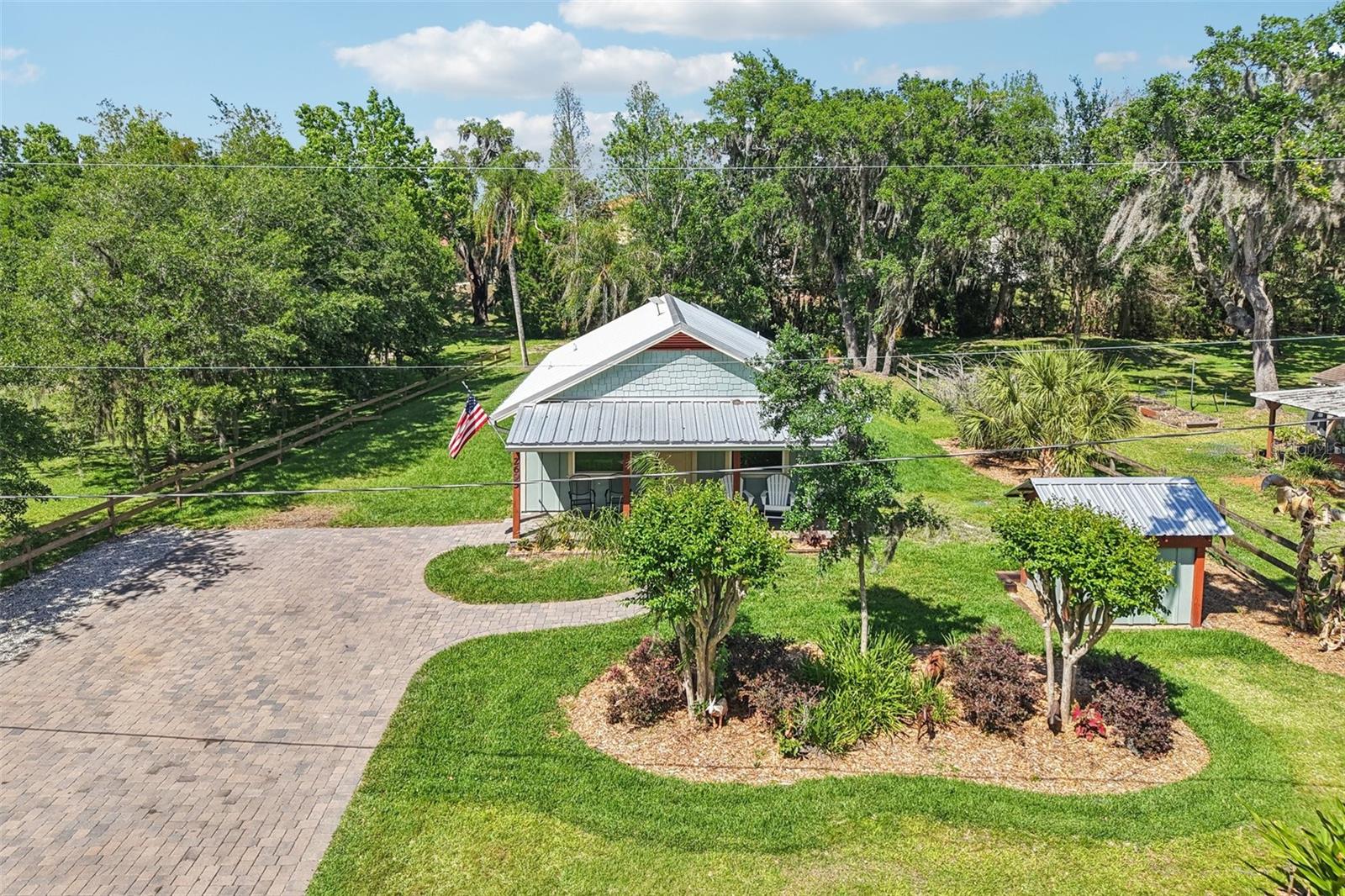 HOLIDAY WOODS - Residential