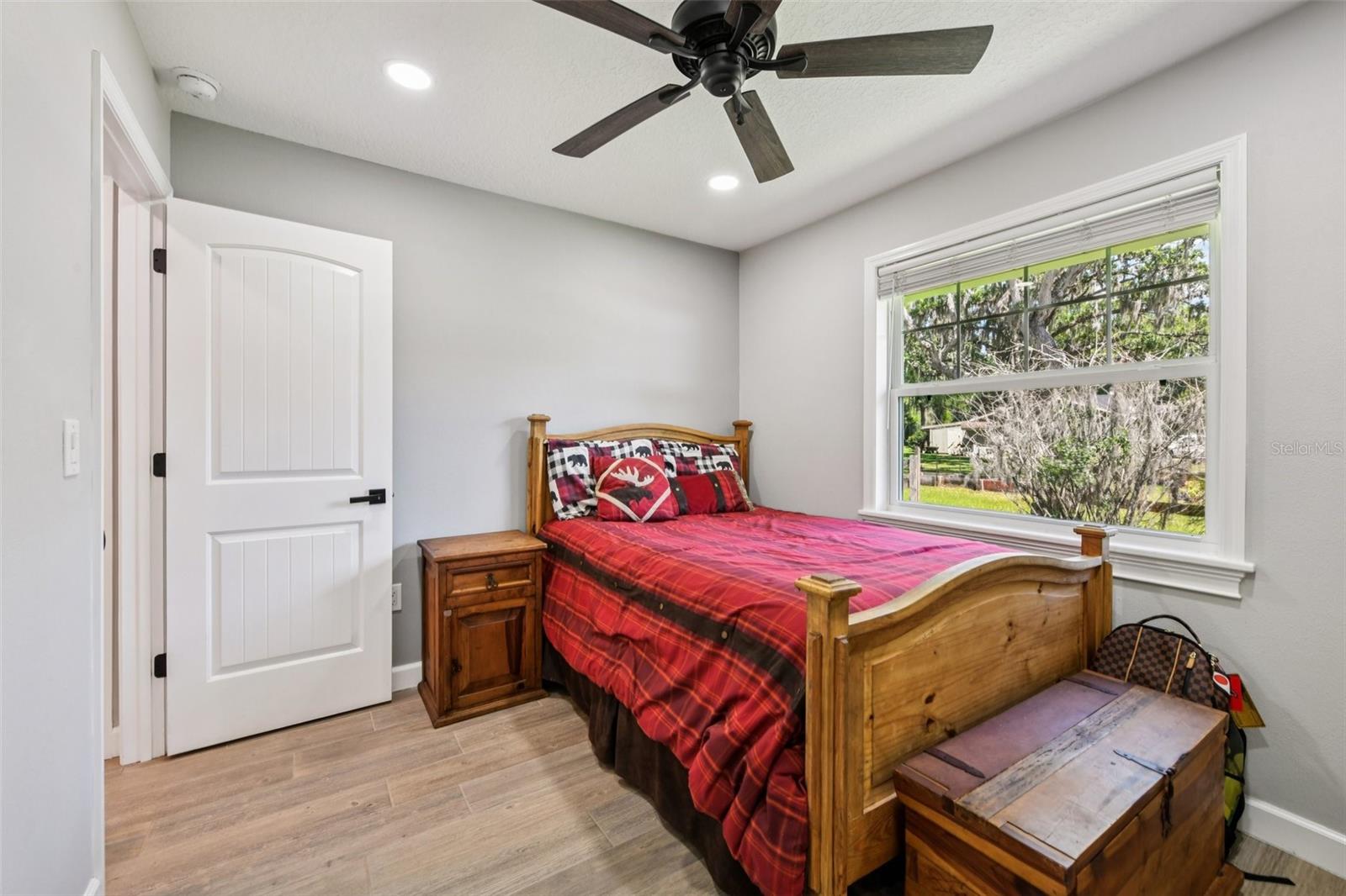 HOLIDAY WOODS - Residential