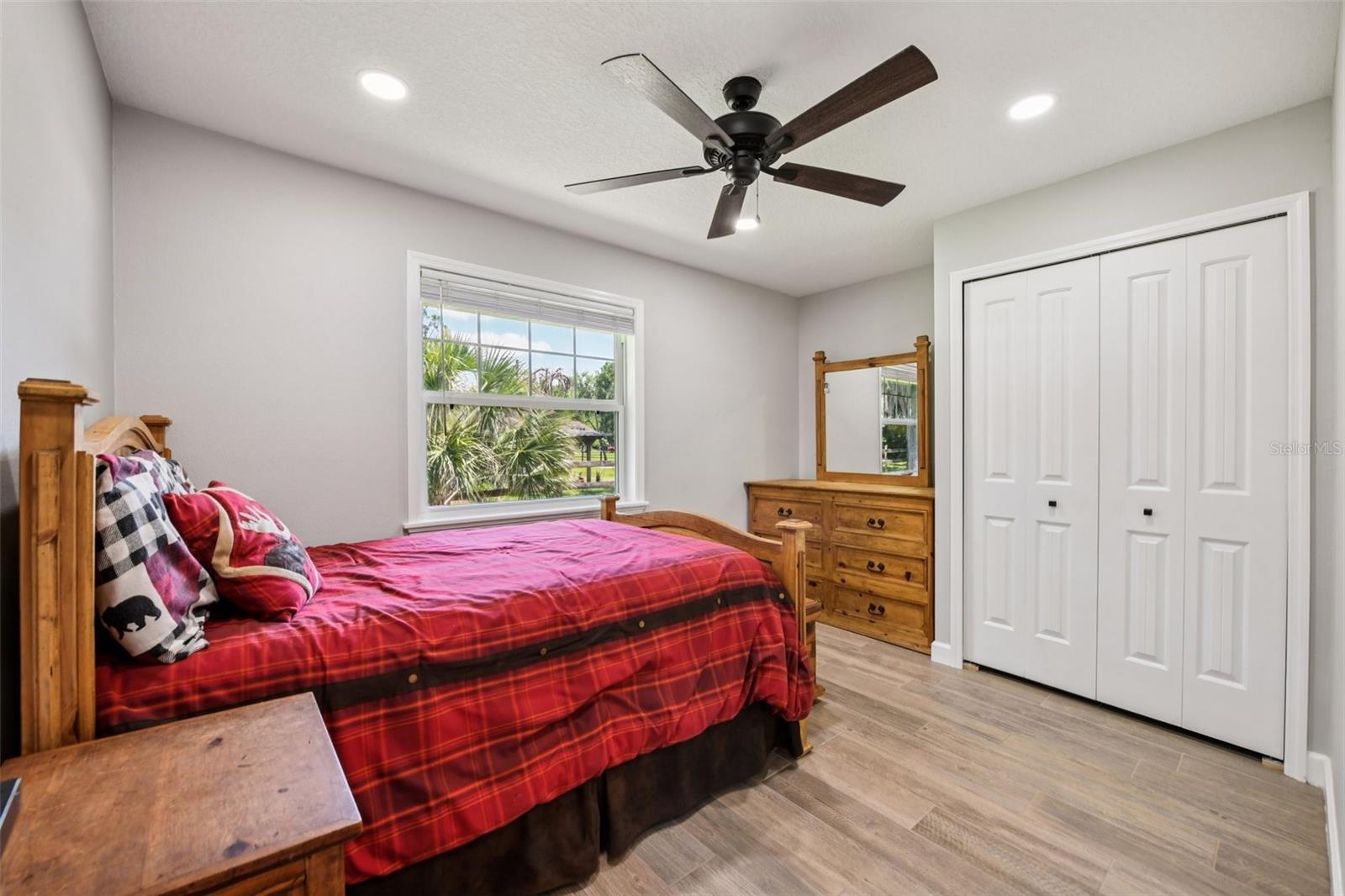 HOLIDAY WOODS - Residential