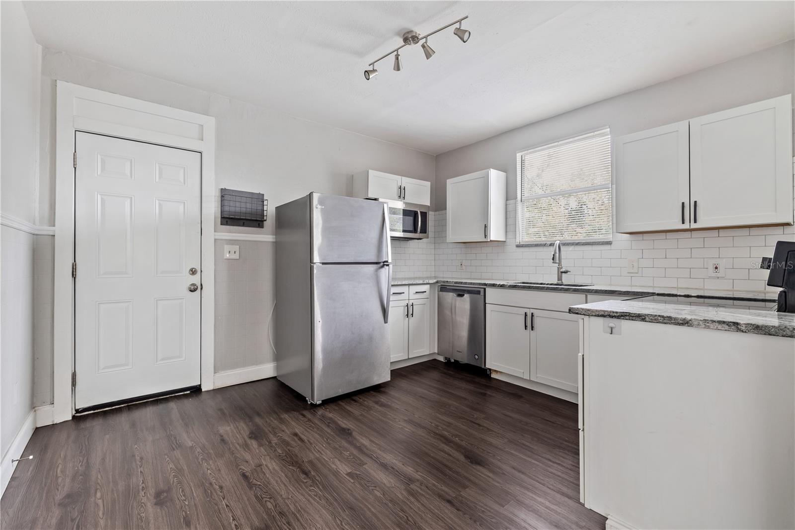 ORANGE VILLA - Residential Lease