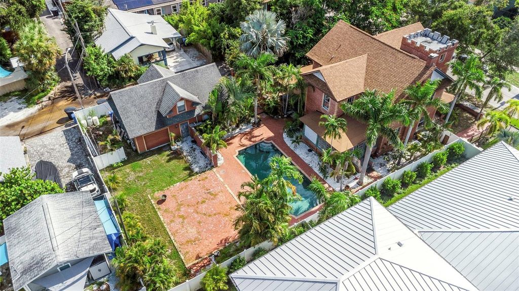 Photo of 950 12th Street N, St Petersburg, FL 33705 (MLS # TB8407200)