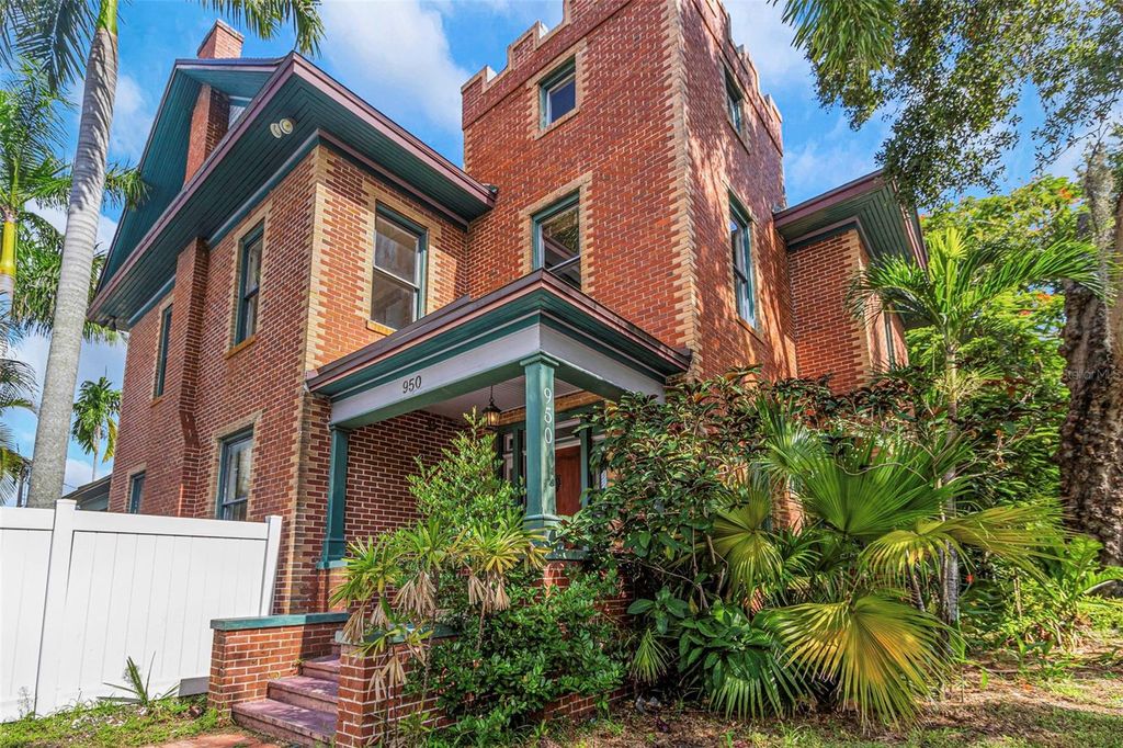 Photo of 950 12th Street N, St Petersburg, FL 33705 (MLS # TB8407200)