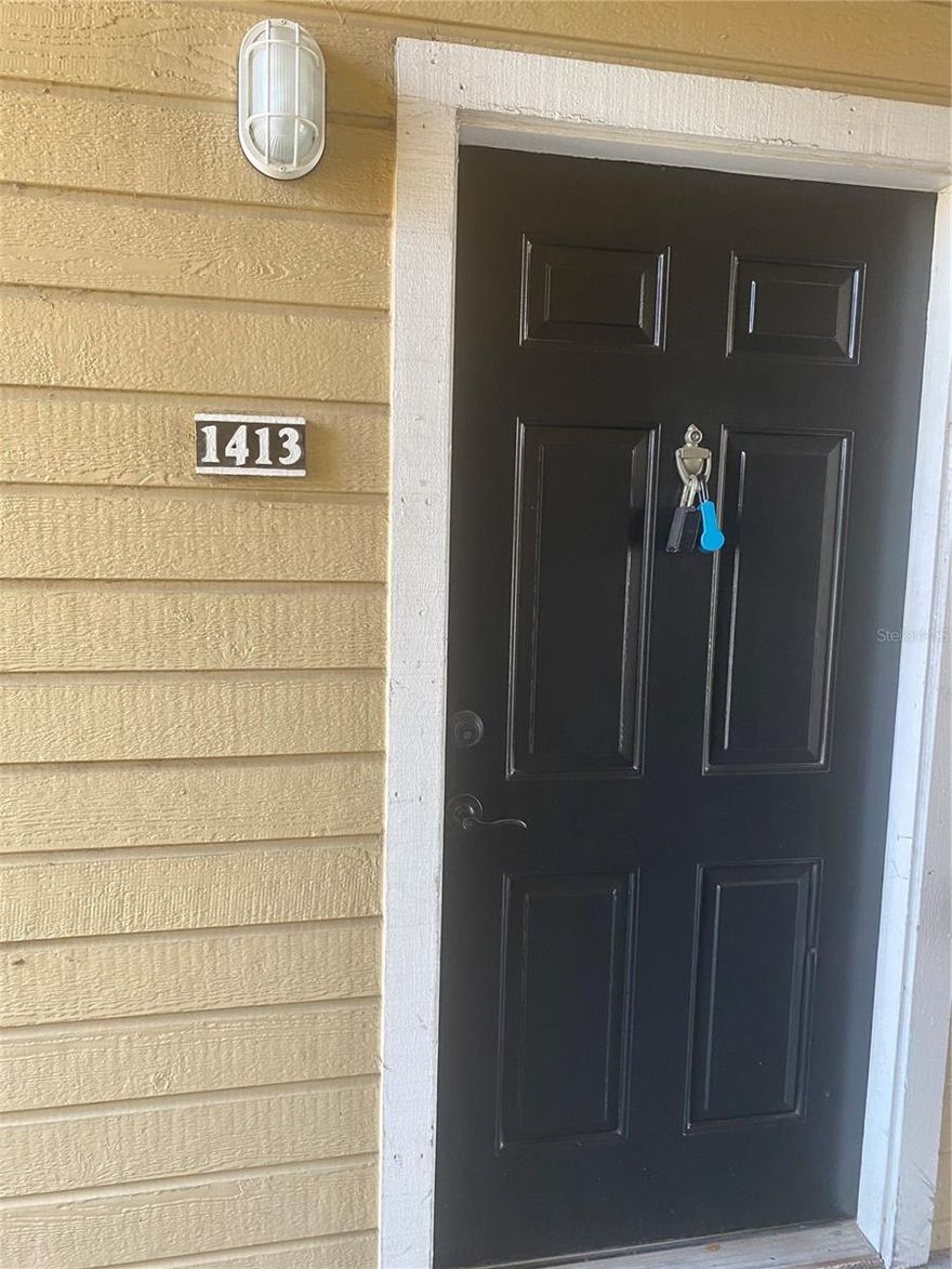 MetroWest beautiful 1 Bedroom Condo! Beautiful granite counter tops spacious laundry room! 24/7 On-Site Security, Just 5 minutes to Valencia, Just 20 minutes to Downtown Orlando, Just 25 minutes to the Airport, Convenient to 408, 50 and the turnpike, Convenient to all Theme Parks, WATER INCLUDED, COMMUNITY Racquetball Court, COMMUNITY Fitness Center, COMMUNITY Tennis Court, COMMUNITY Clubhouse, COMMUNITY Pools Two of them!