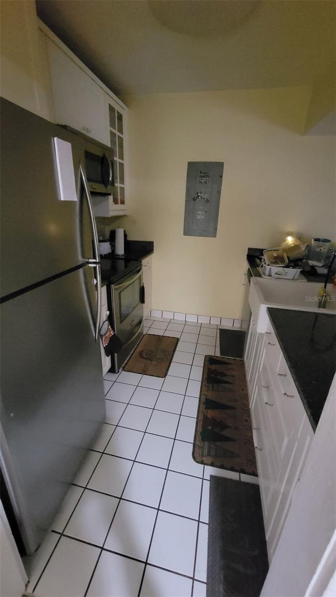 GRENELEFE CAMELOT CONDO UNIT 05 PH 01 - Residential