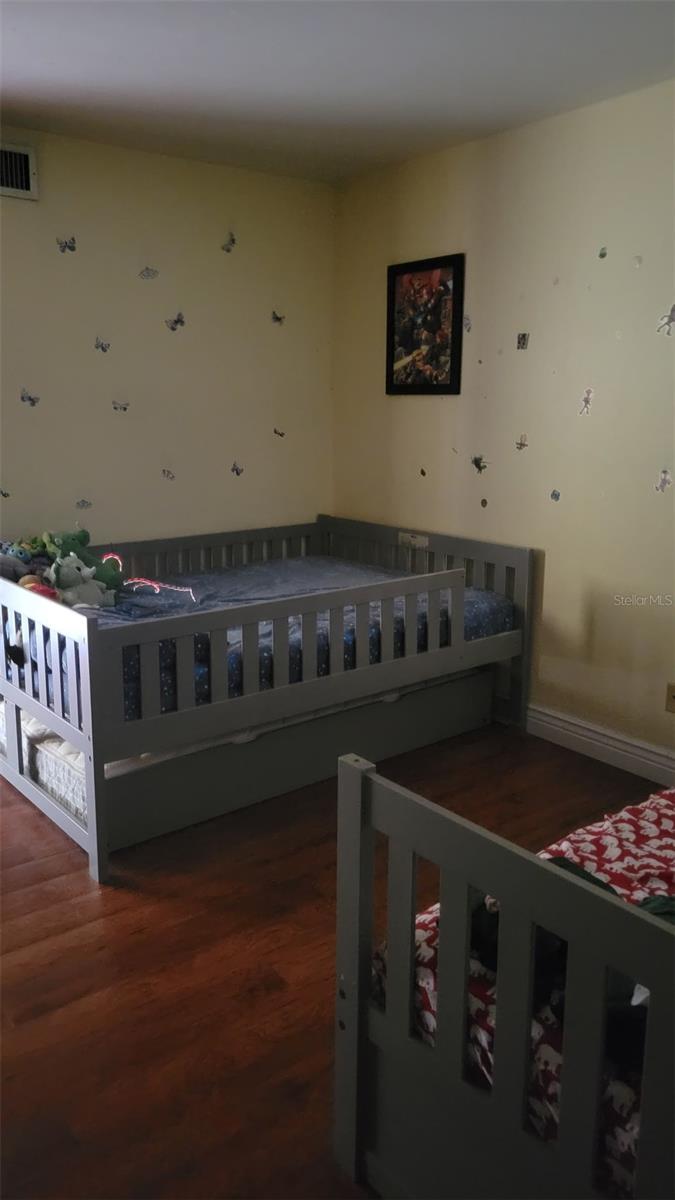 GRENELEFE CAMELOT CONDO UNIT 05 PH 01 - Residential