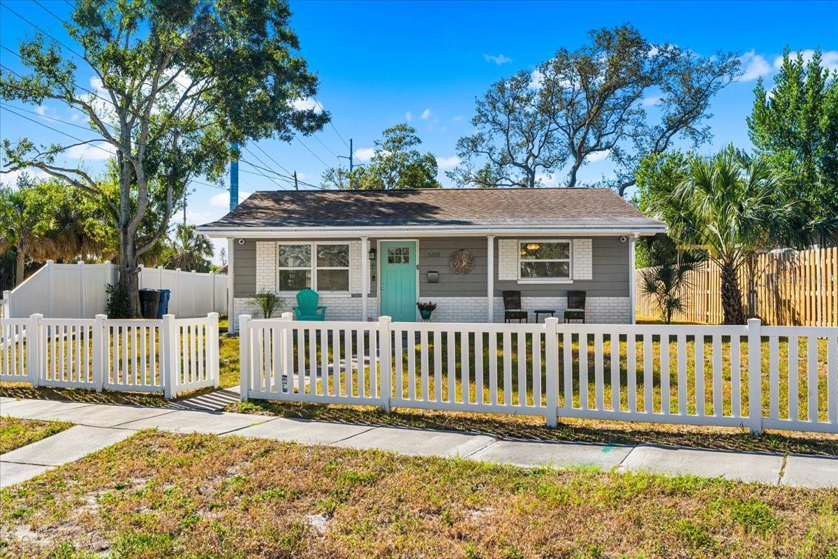 BEVERLY HILLS - Residential