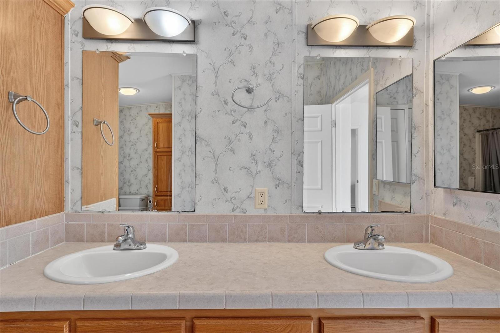 HOLLY HILL FARMS - Residential