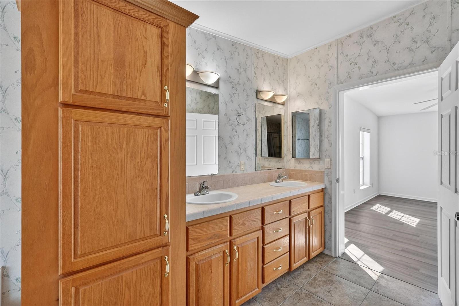 HOLLY HILL FARMS - Residential