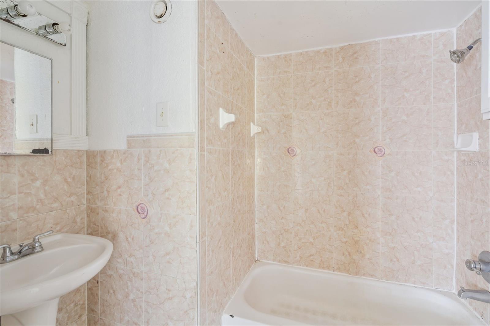 LAKE HIGHLANDS CO - Residential