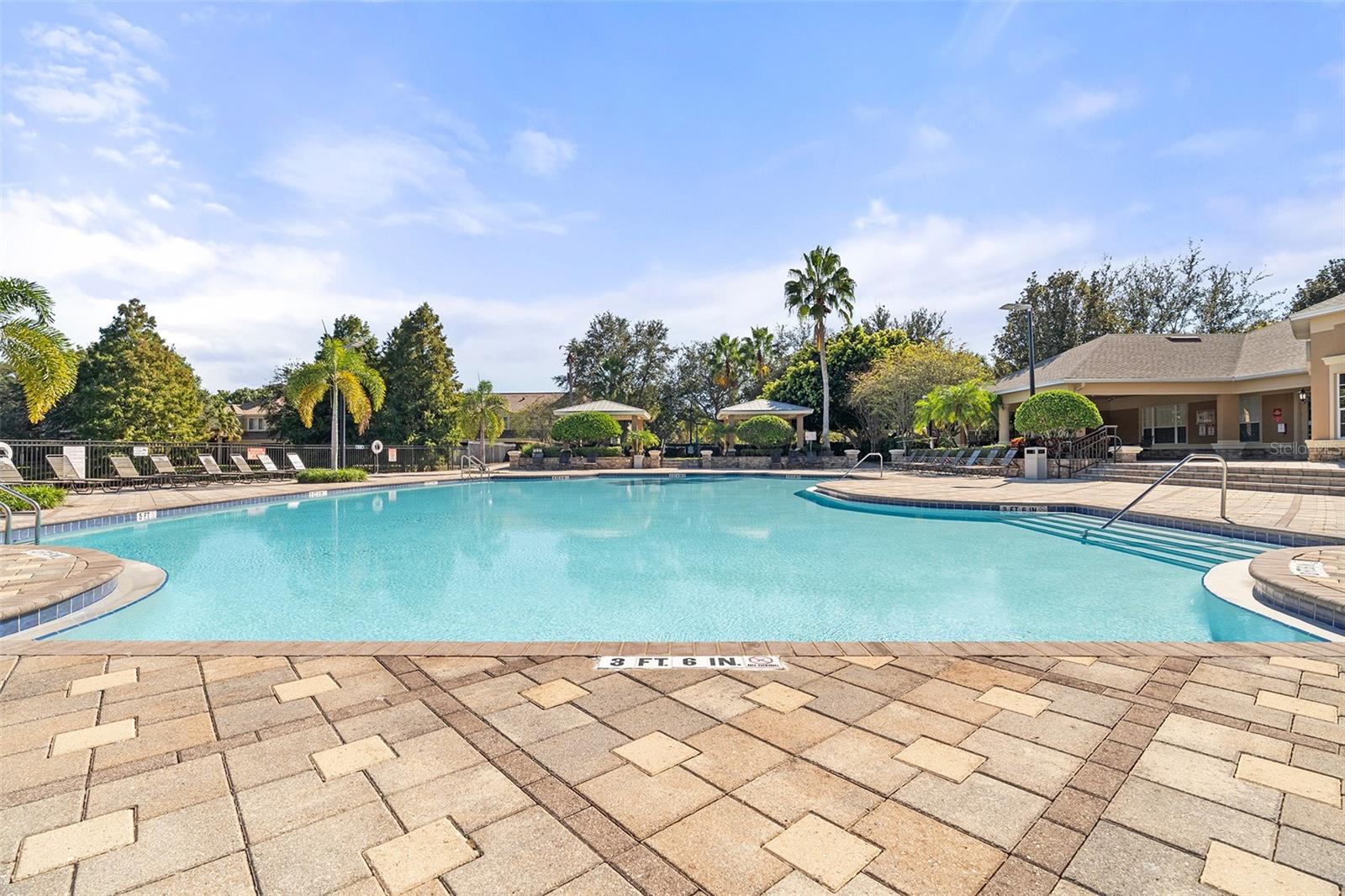 VISTAS AT STONEBRIDGE COMMONS CONDO PH 1 - Residential