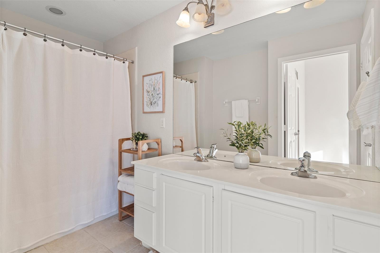 VISTAS AT STONEBRIDGE COMMONS CONDO PH 1 - Residential