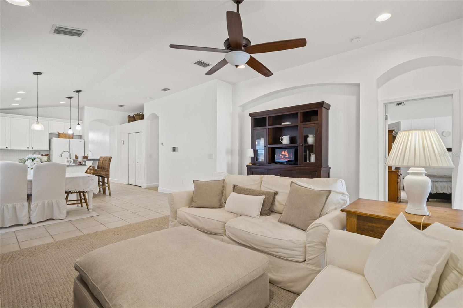 SPRING RIDGE - Residential