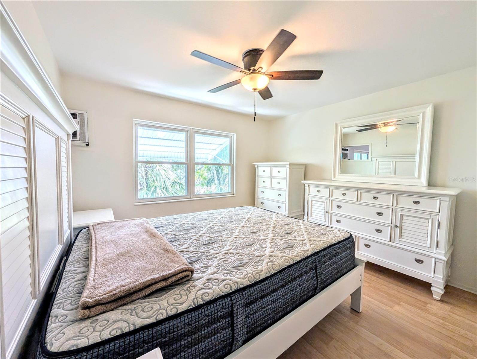 BAYSHORE GARDENS APTS 5 - Residential