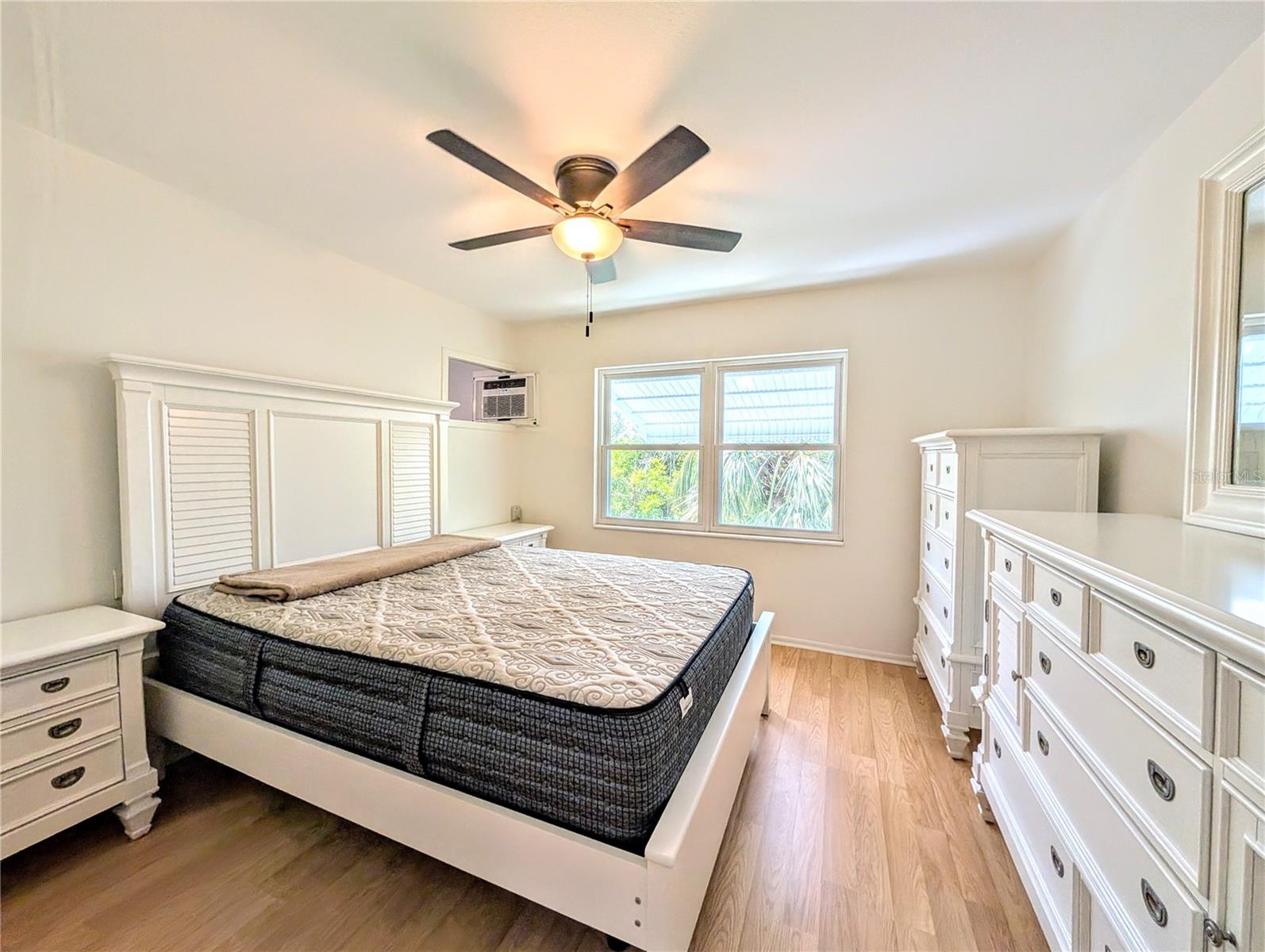 BAYSHORE GARDENS APTS 5 - Residential