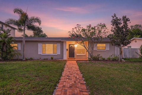 642 38TH AVENUE NE ST PETERSBURG FL 33704