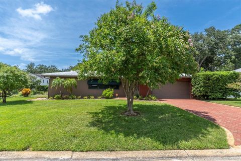 A home in SEMINOLE