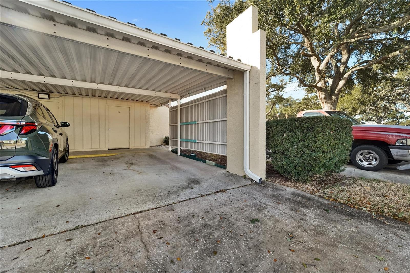 DOLLAR LAKE VILLAGE CONDO 01 - Residential