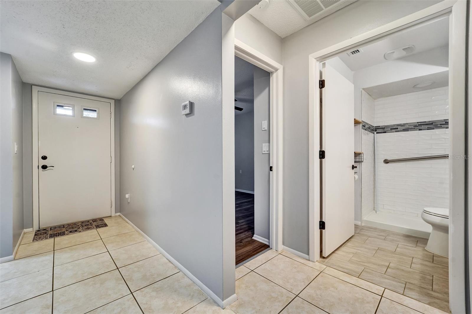 DOLLAR LAKE VILLAGE CONDO 01 - Residential