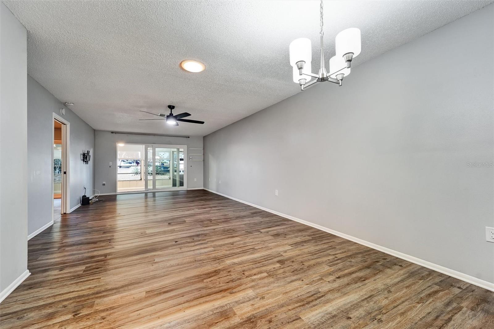 DOLLAR LAKE VILLAGE CONDO 01 - Residential