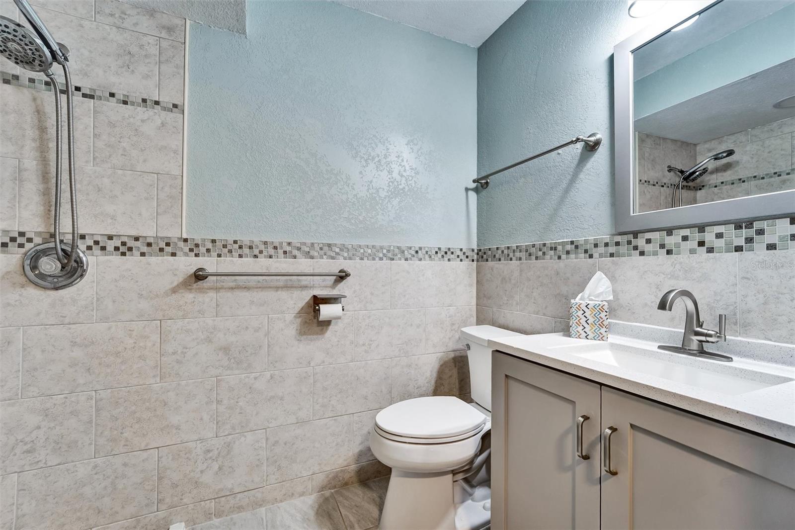 DOLLAR LAKE VILLAGE CONDO 01 - Residential