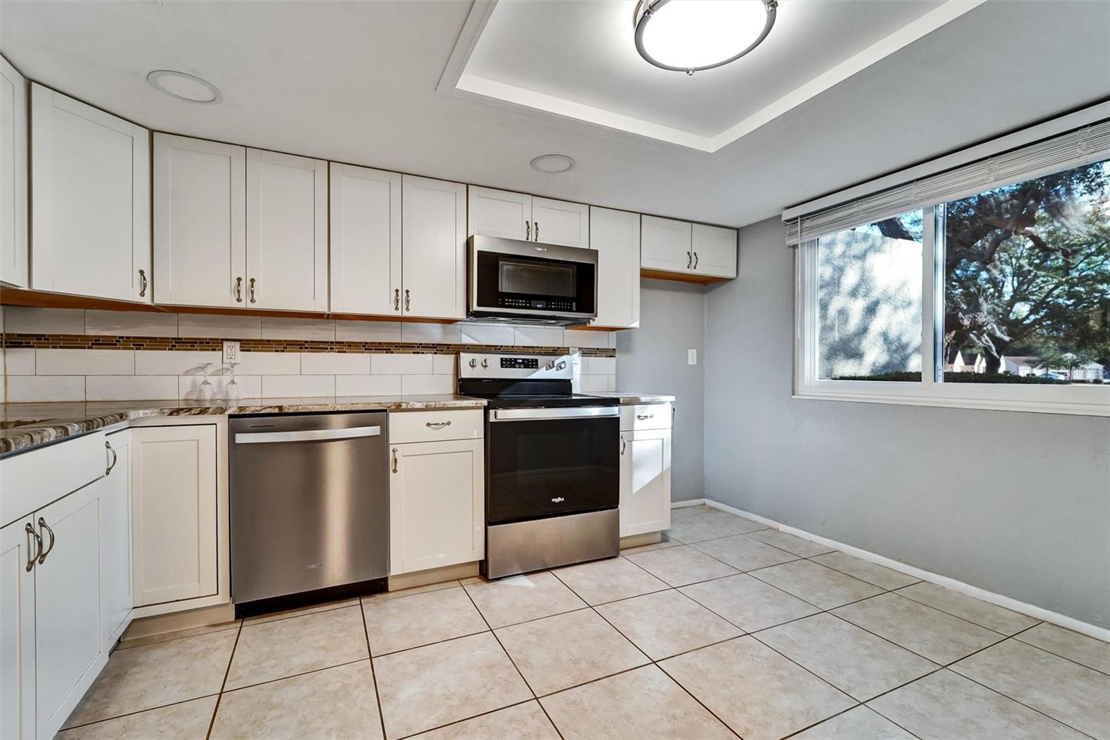 DOLLAR LAKE VILLAGE CONDO 01 - Residential