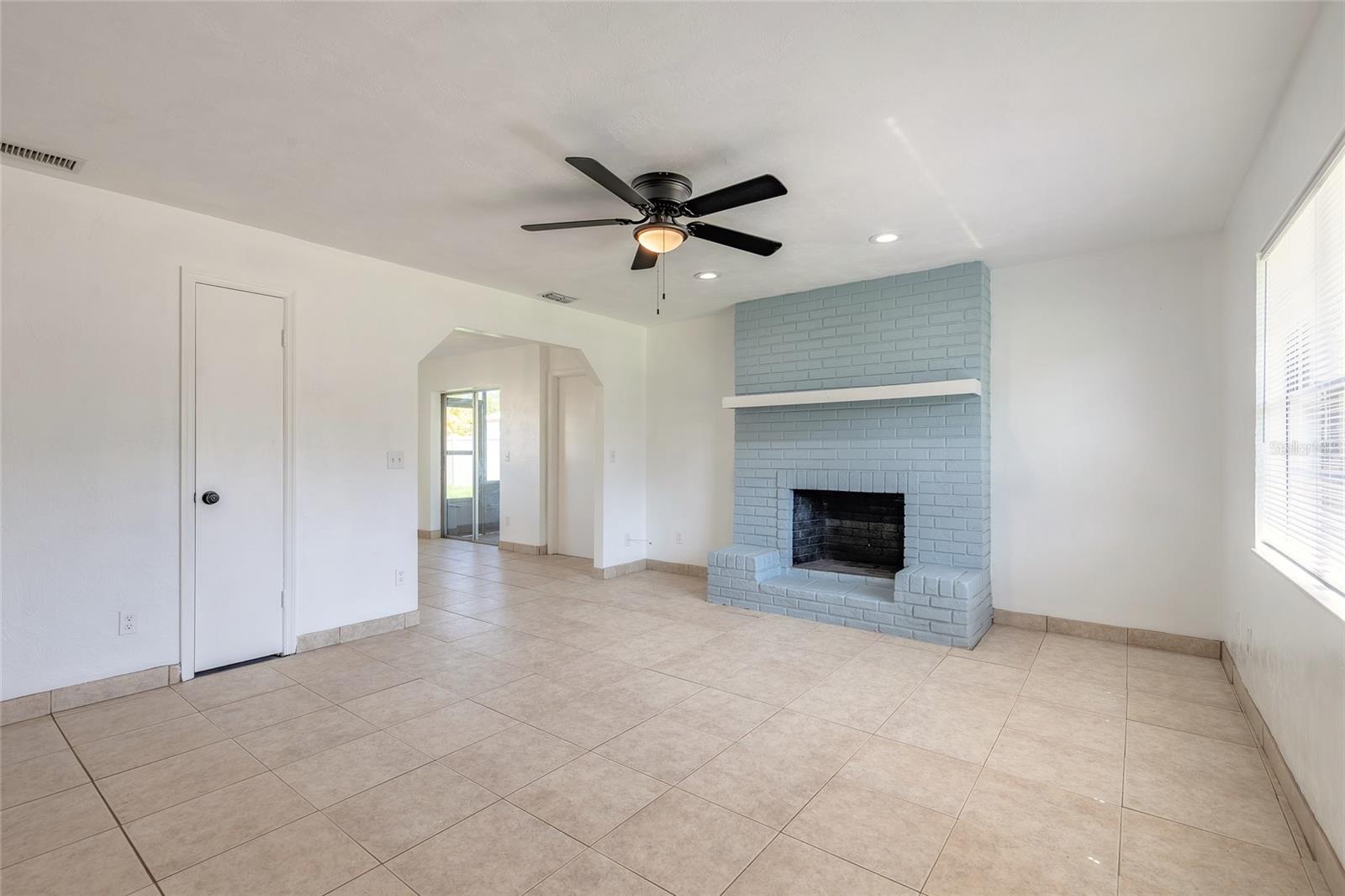 3044 PINE TREE DRIVE