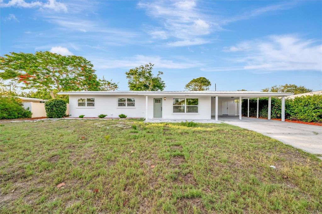 Photo of 2705 Sunnyside Street, Sarasota, FL 34239 (MLS # A4695026)