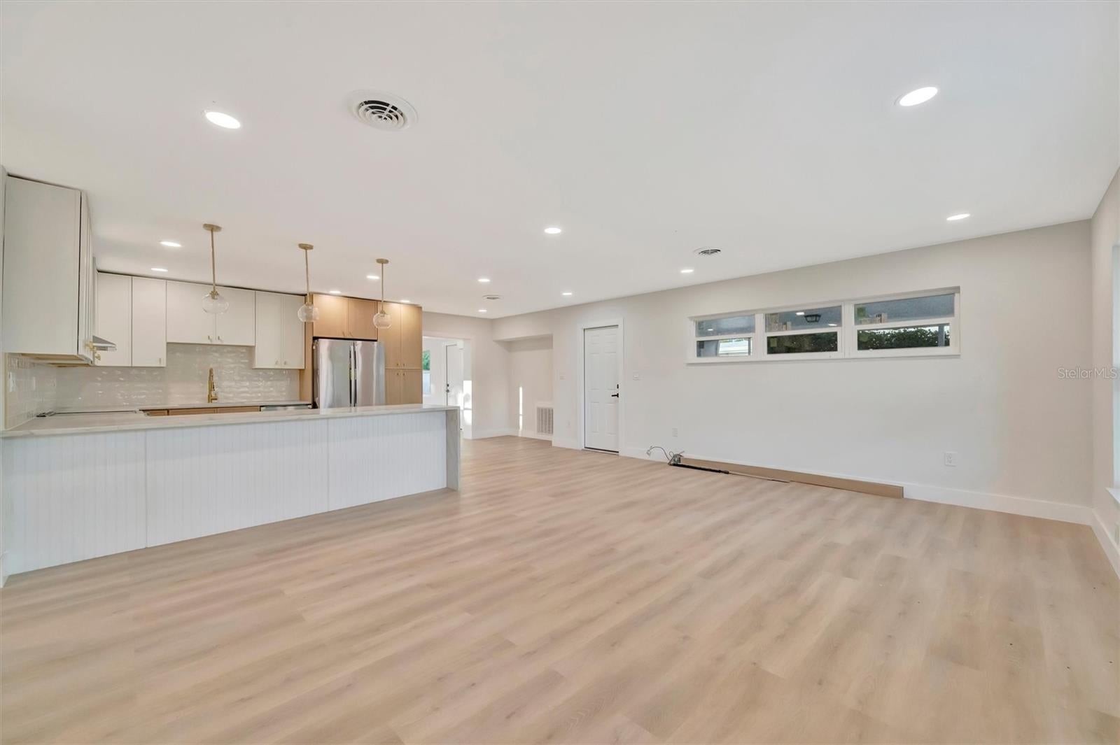 2705 SUNNYSIDE STREET